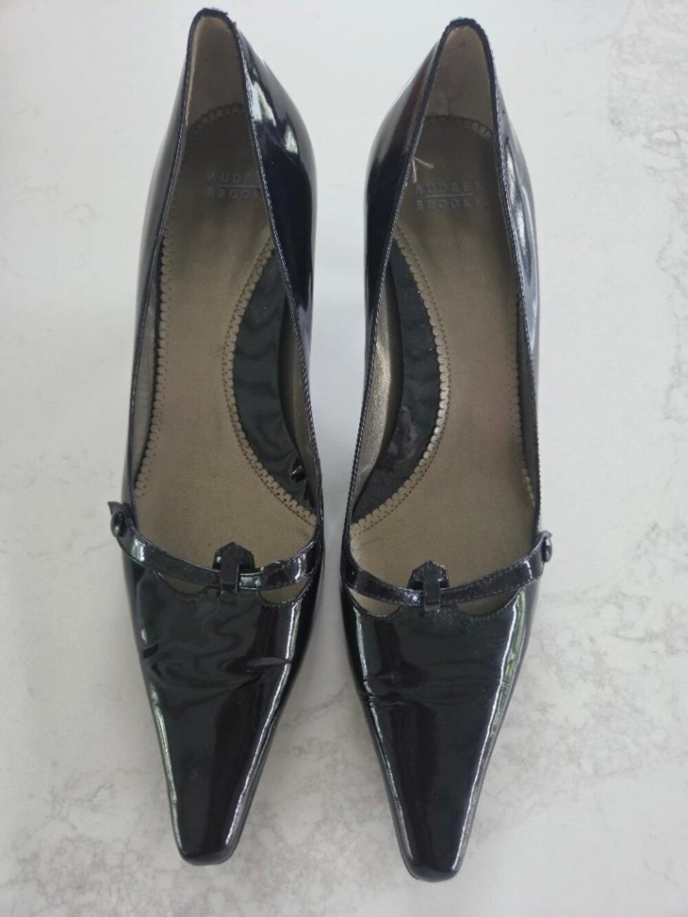 Audrey Brooke Black Patent Leather Pointed Toe Kitten Heel Pumps size 9.5M